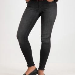 ONLY ONLBLUSH LIFE MID ANK RAW REA1099 NOOS Dames Jeans - Maat S X 34 24 ONLY ONLBLUSH LIFE MID ANK RAW REA1099 NOOS Dames Jeans - Maat S X 34 -Dameskleding Verkoop 550x711 69