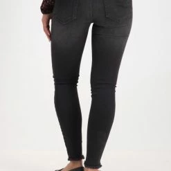 ONLY ONLBLUSH LIFE MID ANK RAW REA1099 NOOS Dames Jeans - Maat S X 34 25 ONLY ONLBLUSH LIFE MID ANK RAW REA1099 NOOS Dames Jeans - Maat S X 34 -Dameskleding Verkoop 550x711 70