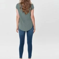 ONLY ONLVIC S/S SOLID TOP NOOS PTM Dames T-shirt - Maat 44 10 ONLY ONLVIC S/S SOLID TOP NOOS PTM Dames T-shirt - Maat 44 -Dameskleding Verkoop 550x726 7