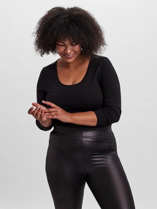 VERO MODA CURVE VMPAXI LS SOFT U-NECK - S NOOS CURVE Dames T-shirts - Maat M/48 2 VERO MODA CURVE VMPAXI LS SOFT U-NECK - S NOOS CURVE Dames T-shirts - Maat M/48 - Afbeelding 2