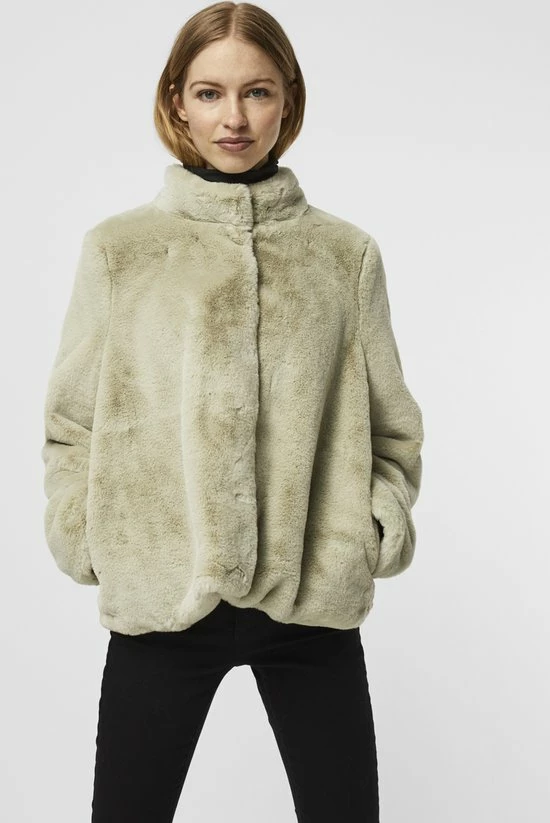 VERO MODA Curve FAUX FUR JACKET 1 VERO MODA Curve FAUX FUR JACKET