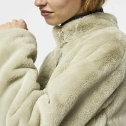 VERO MODA Curve FAUX FUR JACKET 11 VERO MODA Curve FAUX FUR JACKET -Dameskleding Verkoop 550x824 14